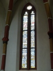 Fenster im Chor der Michaelskirche Hilsbach